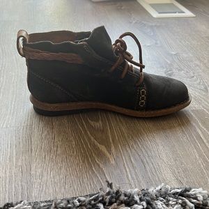 Born Womens “Temple” bootie . Never worn.